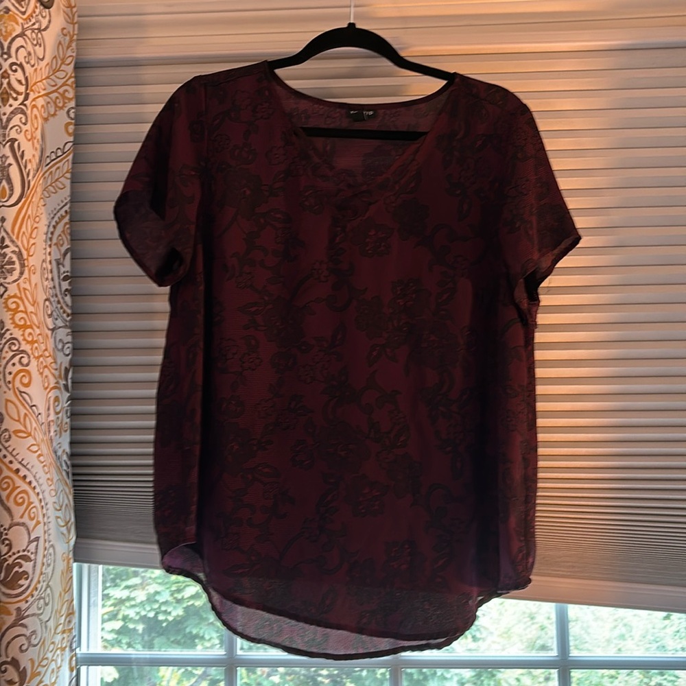 00 torrid maroon shirt